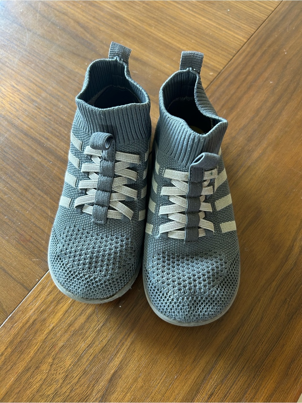 Livy & Luca Kids Knit Slip-On Athletic Shoes in Gray